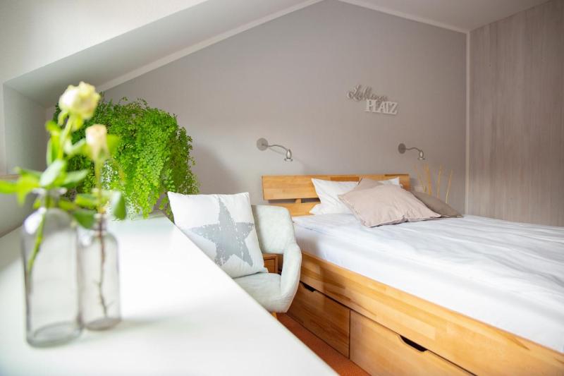 Small Double Room image 2