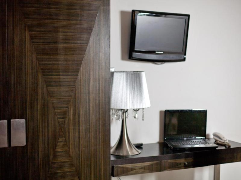 Double Room image 4