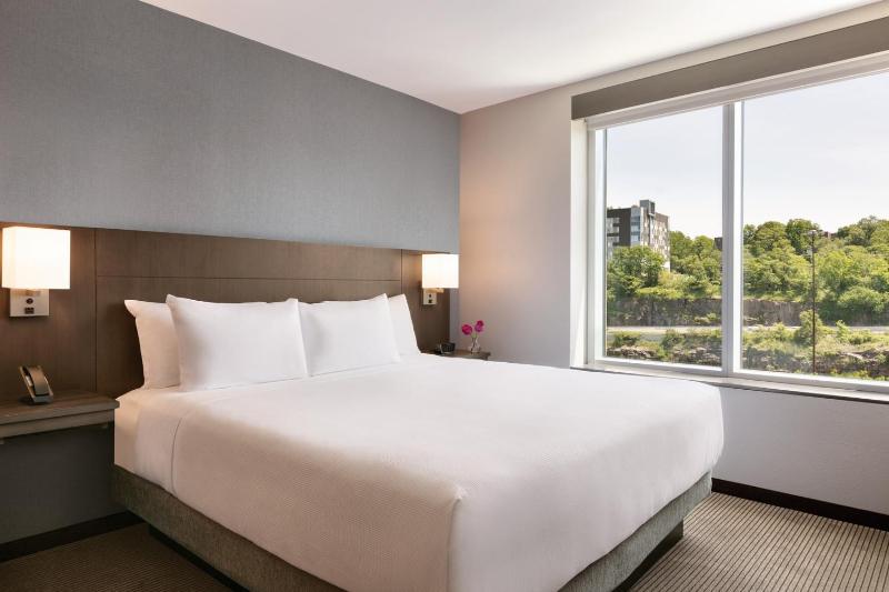 King Suite with Sofa Bed and Roll-In Shower - Disability Access image 2