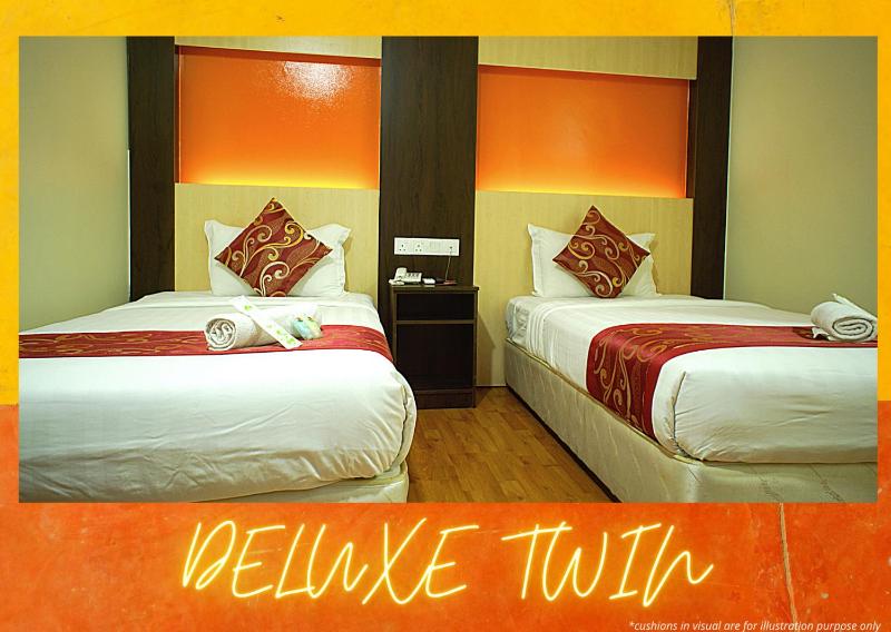 Deluxe Twin Room image 1