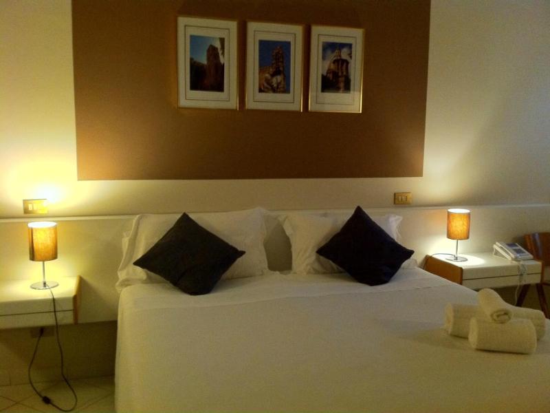 Standard Triple Room image 3