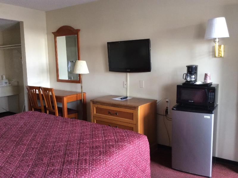 King Room - Non-Smoking image 3