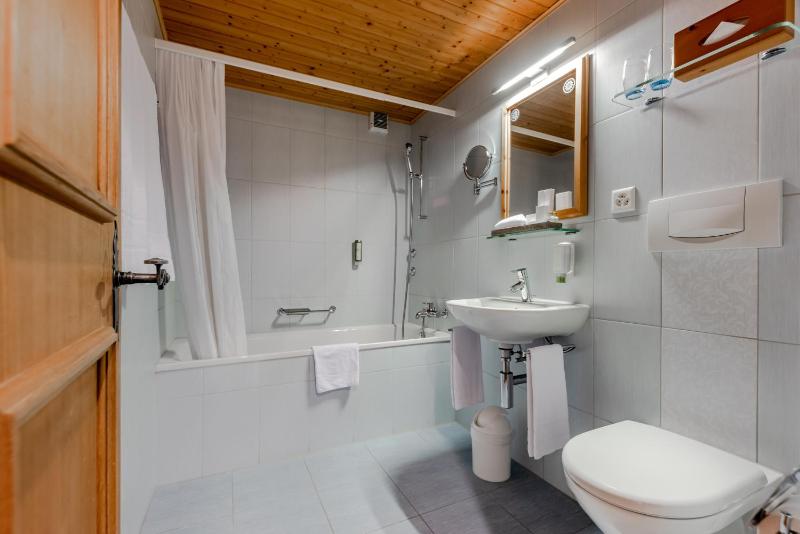 Deluxe Double Room image 3