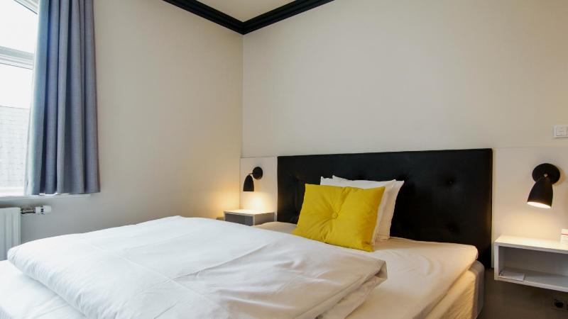 Standard Queen Room image 4