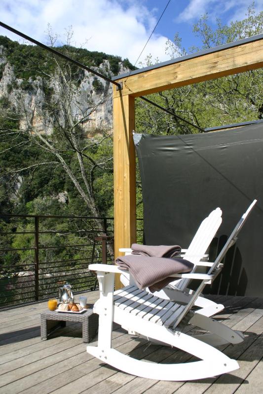 Double Room with Terrace - River View image 1