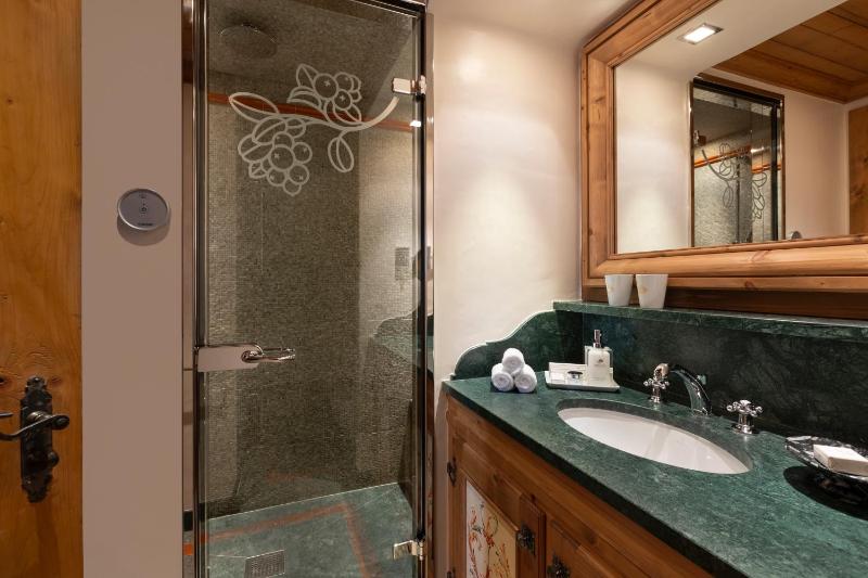 Double Room image 3