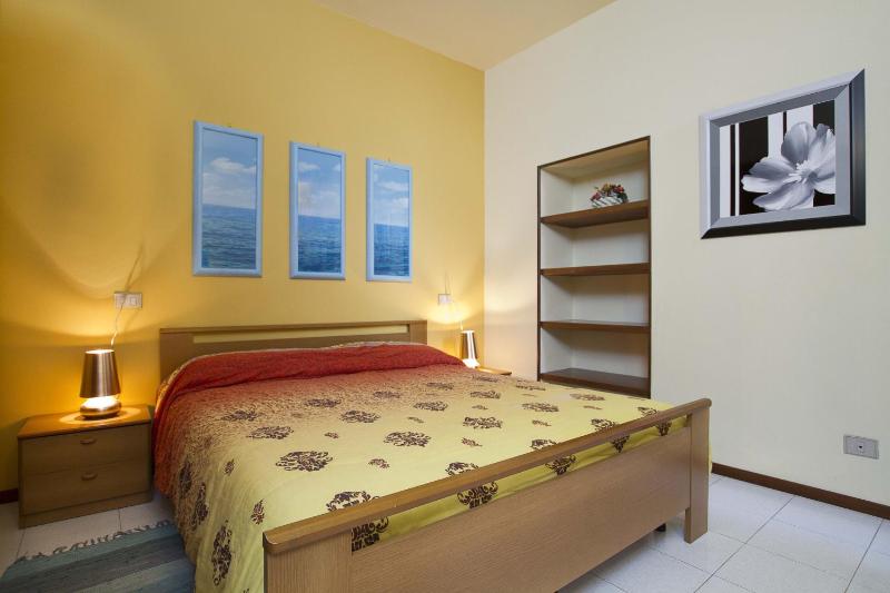 One-Bedroom Apartment image 3