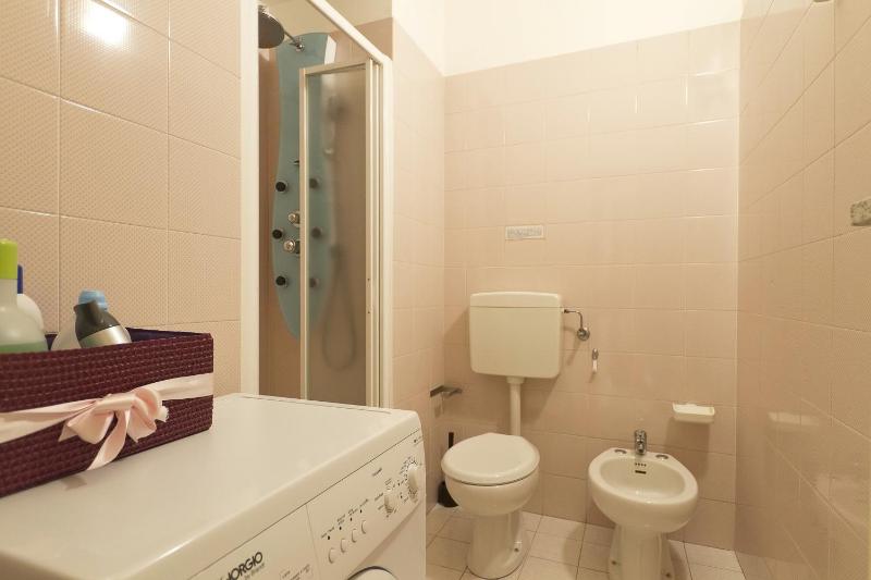 One-Bedroom Apartment image 2