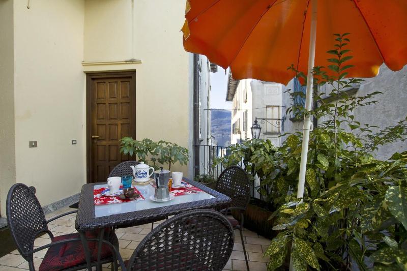 One-Bedroom Apartment image 1
