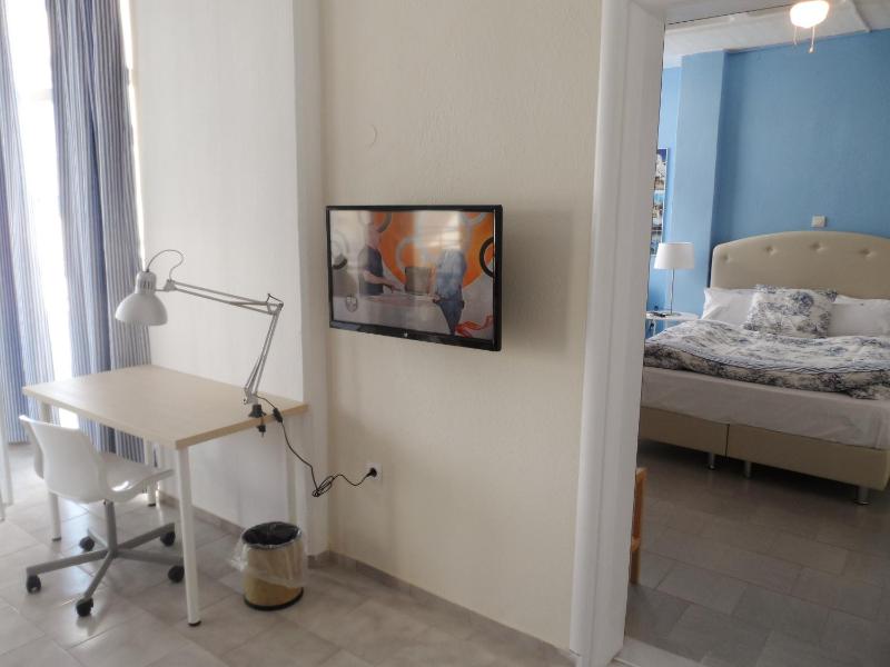 Studio with Mountain View image 4