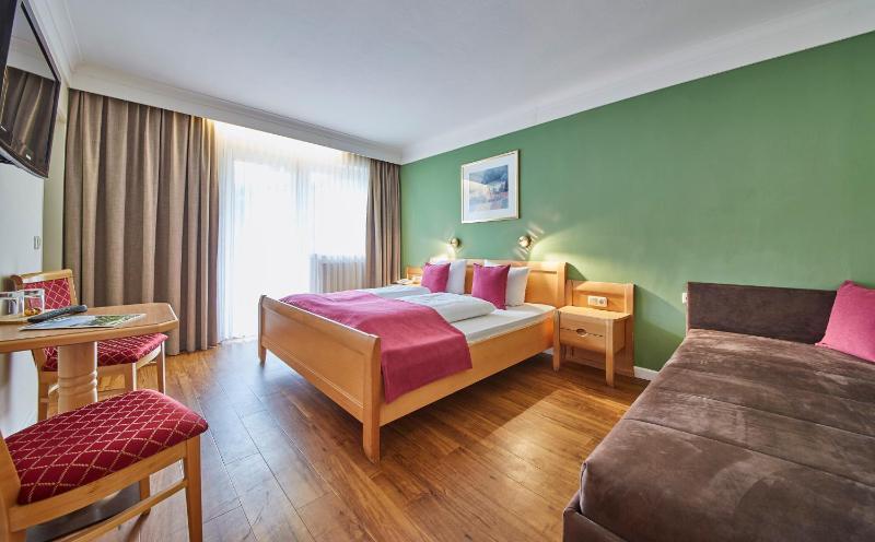 Comfort Double Room with Mountain View image 2