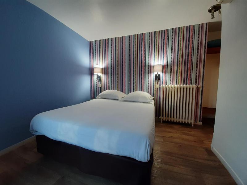 Double Room image 4