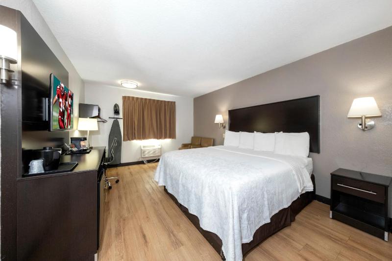 Superior King Room Smoke Free image 1