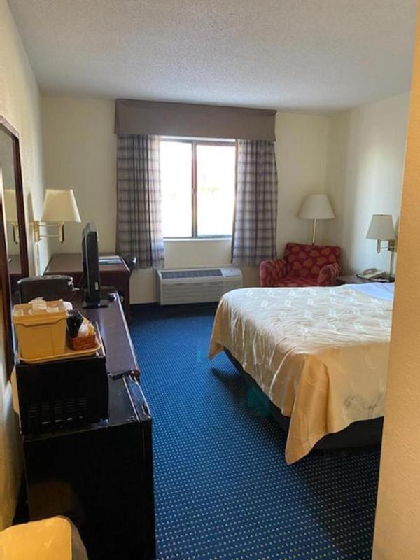 Queen Room - Accessible/Non-Smoking image 3