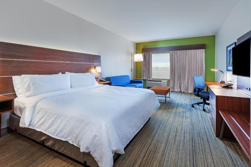 King Suite with Sofa Bed image 3