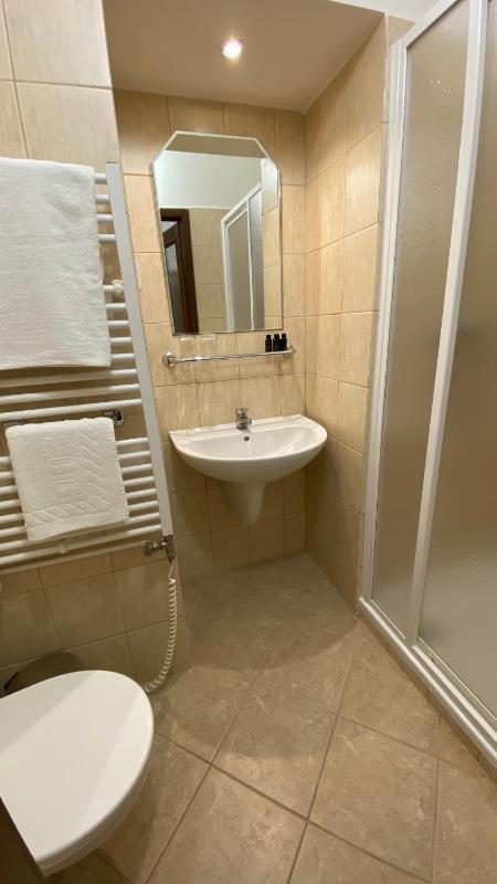 Standard Twin Room image 2