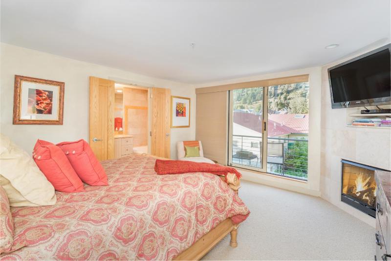Three-Bedroom Apartment image 2