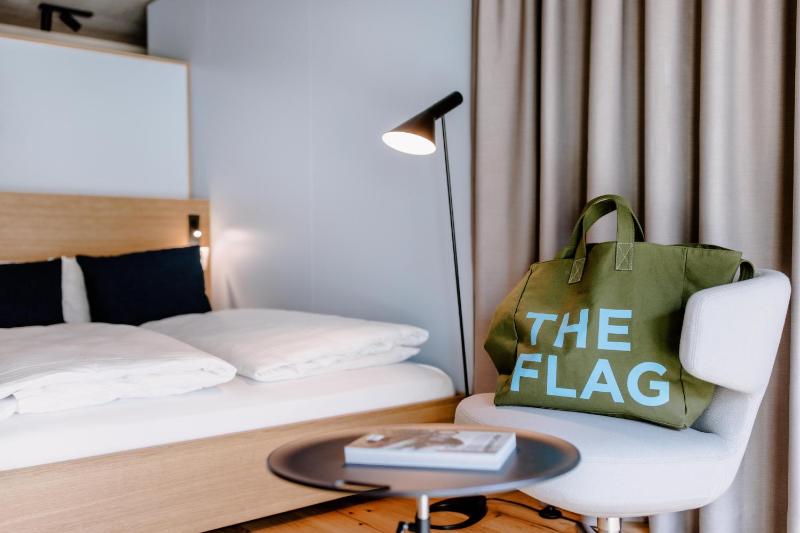 THE FLAG West M. - image 11