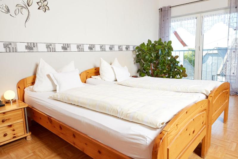 Double Room image 4