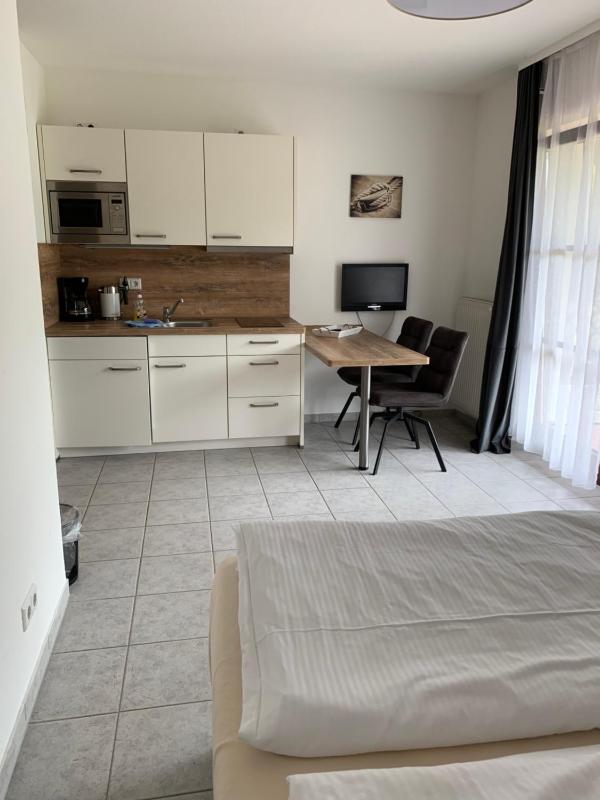 Studio Apartment image 4