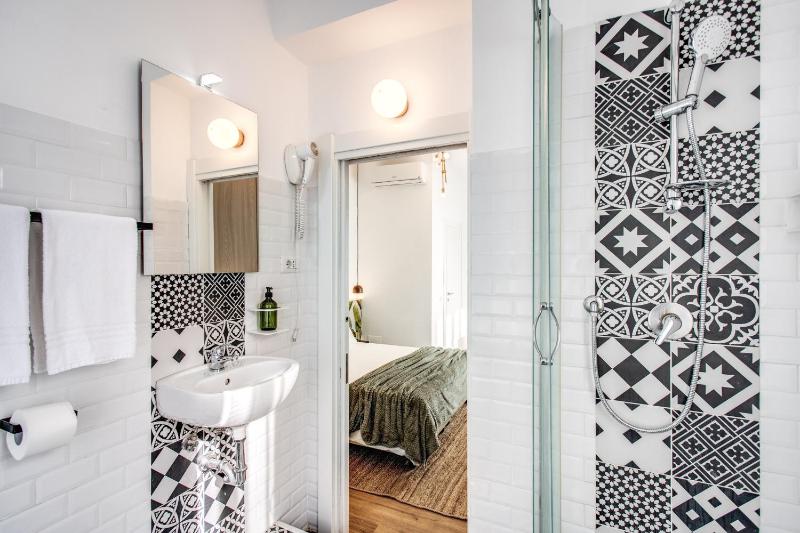 Double Room with Private Bathroom image 3