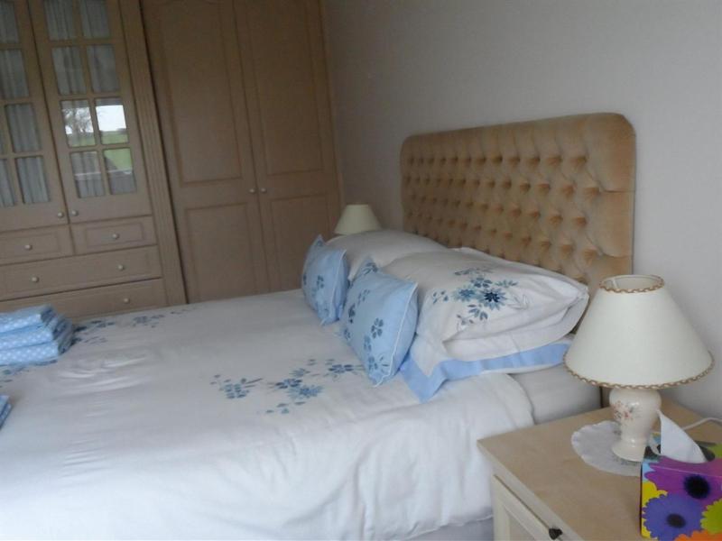Triple Room with Shower image 1