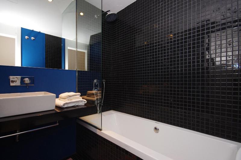 Two-Bedroom Apartment with Balcony image 4