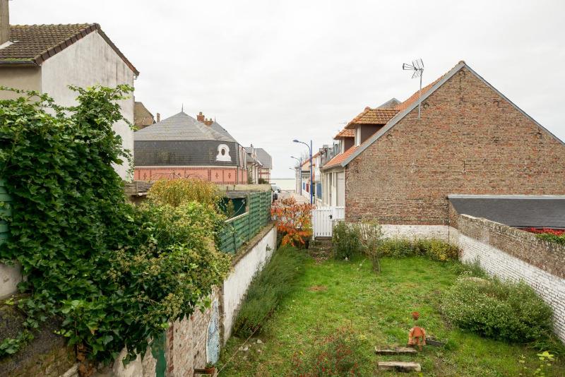 Three-Bedroom House image 4