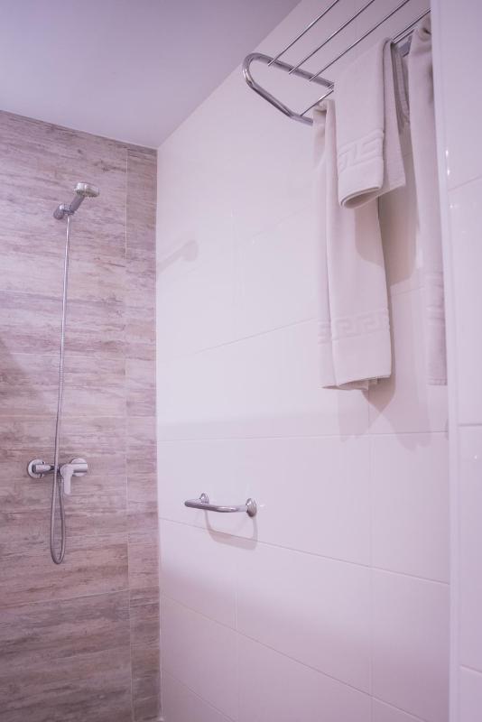 Double or Twin Room image 2