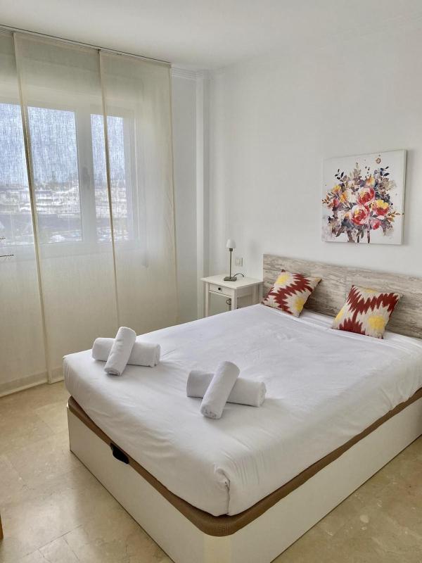 HomeForGuest Apartment next to Las Canteras with FREE Parking - image 1