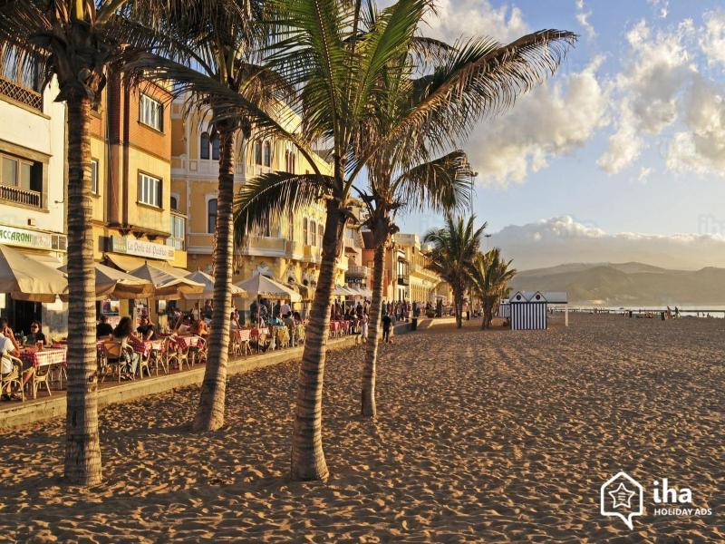 HomeForGuest Apartment next to Las Canteras with FREE Parking - image 2