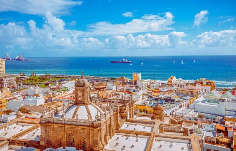 HomeForGuest Apartment next to Las Canteras with FREE Parking - image 13