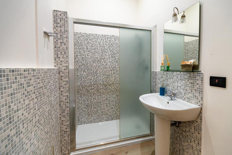 Deluxe Double Room image 2