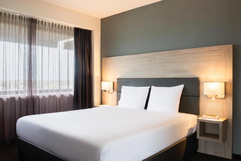Standard Junior Suite with One Double Bed image 4