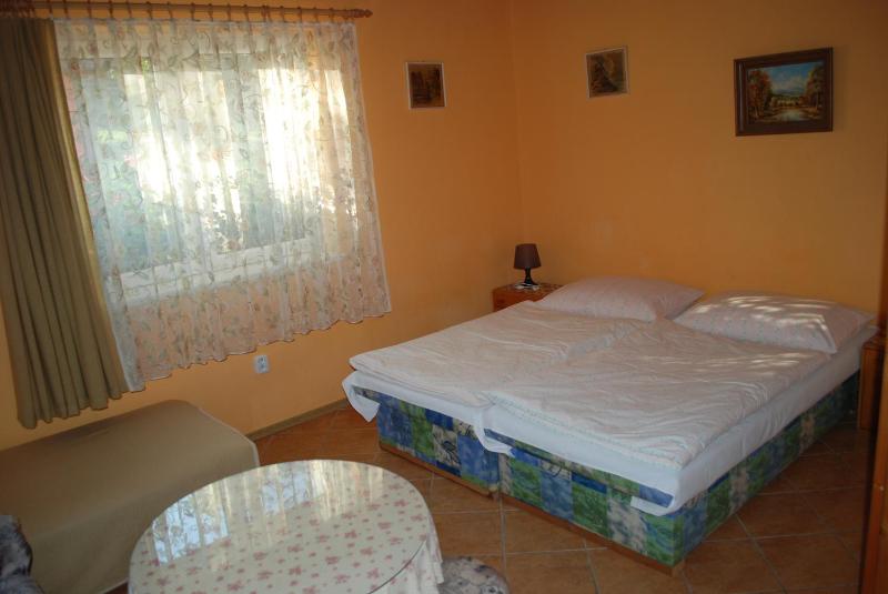 Quadruple Room image 2