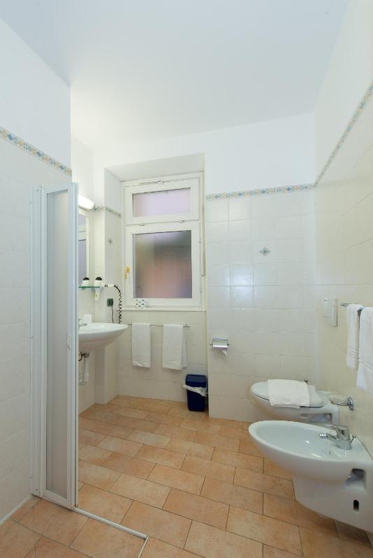 One-Bedroom Apartment image 2