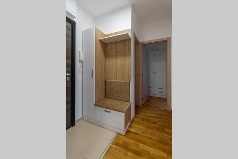 One-Bedroom Apartment image 3