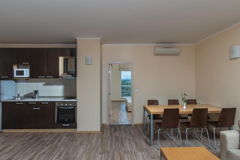 Three-Bedroom Apartment with Sea View image 4