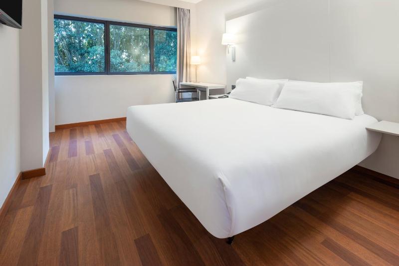 Double Room image 2