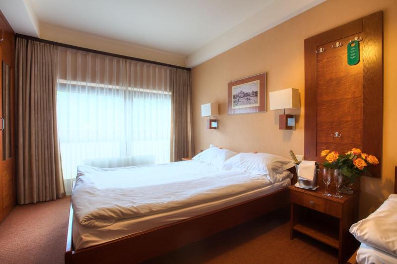 Triple Room with Double Bed image 2