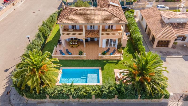 C335 Berna by Mallorca Villa Selection - image 1
