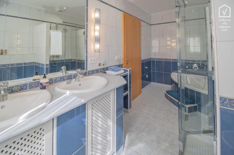 C335 Berna by Mallorca Villa Selection - image 35