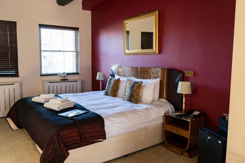 Deluxe Suite image 1