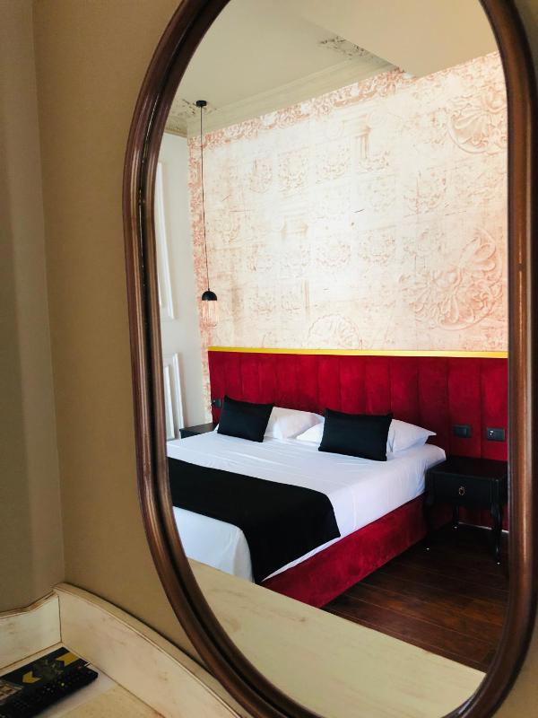 Standard Double Room image 2