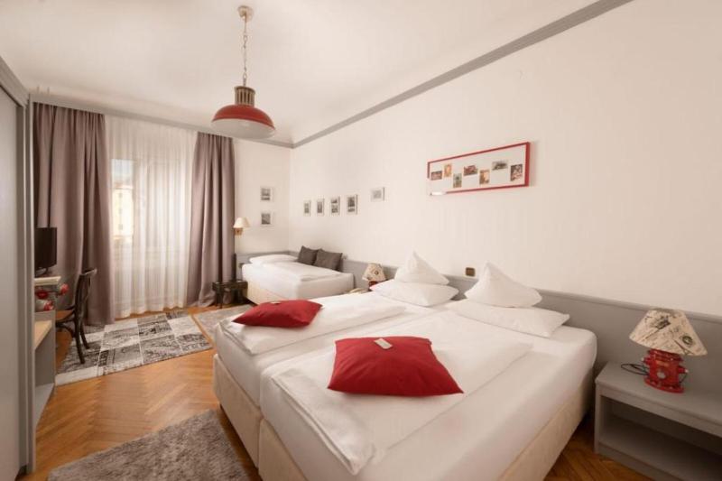 Triple Room image 4