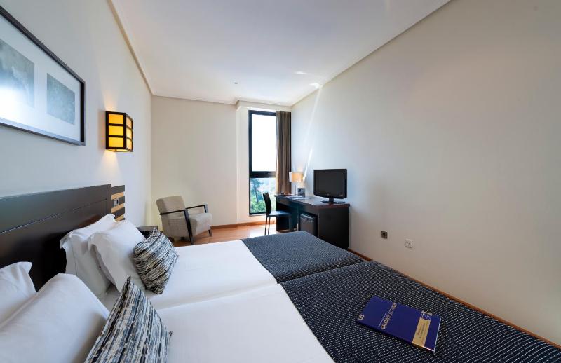 Twin Room image 1