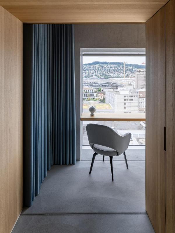 Corner Room - Disability Access image 2
