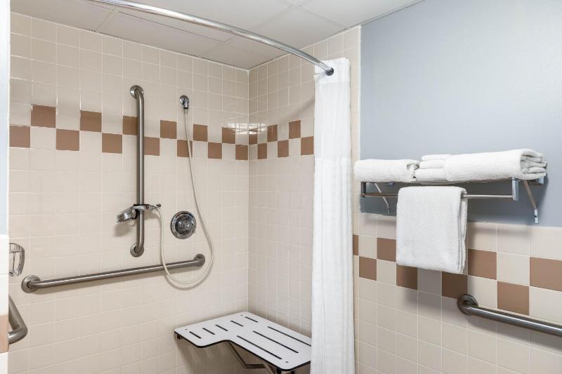 King Room - Mobility Access/Non-Smoking image 2