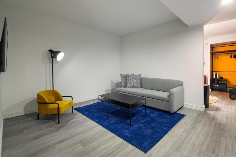 Queen Room with Two Queen Beds and Mobility Accessible Roll-In Shower - Non-Smoking image 3