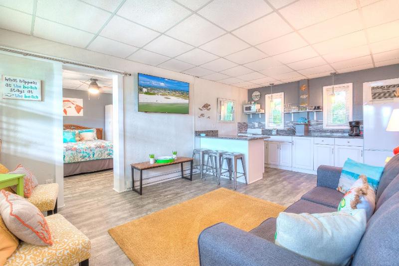 One-Bedroom Apartment image 3